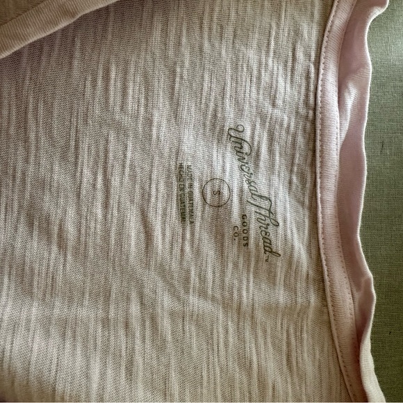 Universal Thread V-Neck Lilac Purple T-shirt Size Small - Picture 7 of 8